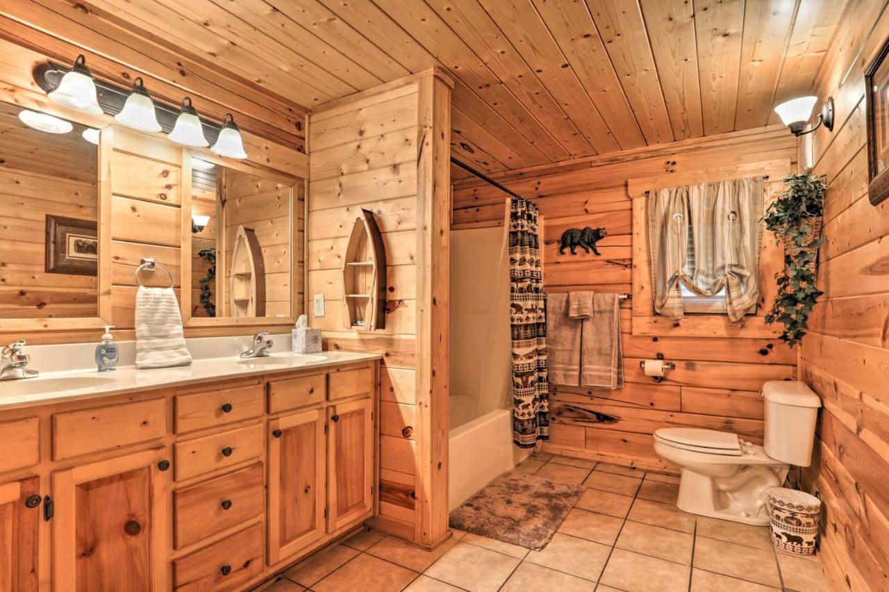 Pigeon Forge Cabin With Games, 1 Mi To Parkway! Exterior photo