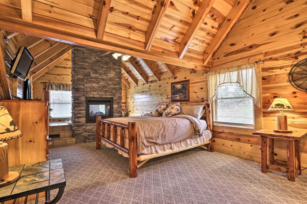 Pigeon Forge Cabin With Games, 1 Mi To Parkway! Exterior photo